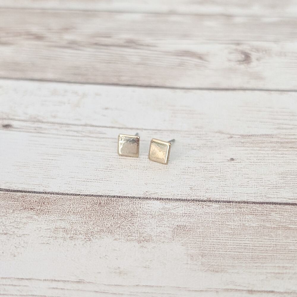 Vintage Stud Earrings Dainty Square Shape - Tarnished